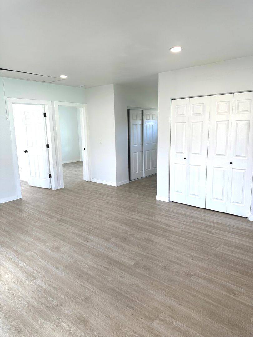 Apartment for rent at 2401 NE 27th St, Renton, WA 98056