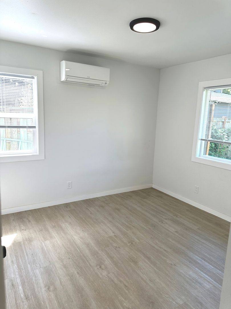Apartment for rent at 2401 NE 27th St, Renton, WA 98056