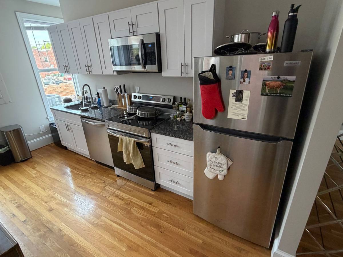 Apartment for rent at 1309 W Main St, Richmond, VA 23220