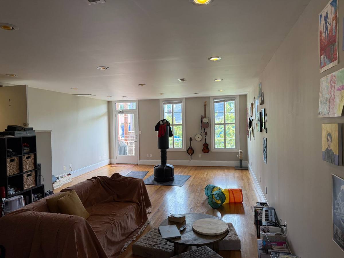 Apartment for rent at 1309 W Main St, Richmond, VA 23220