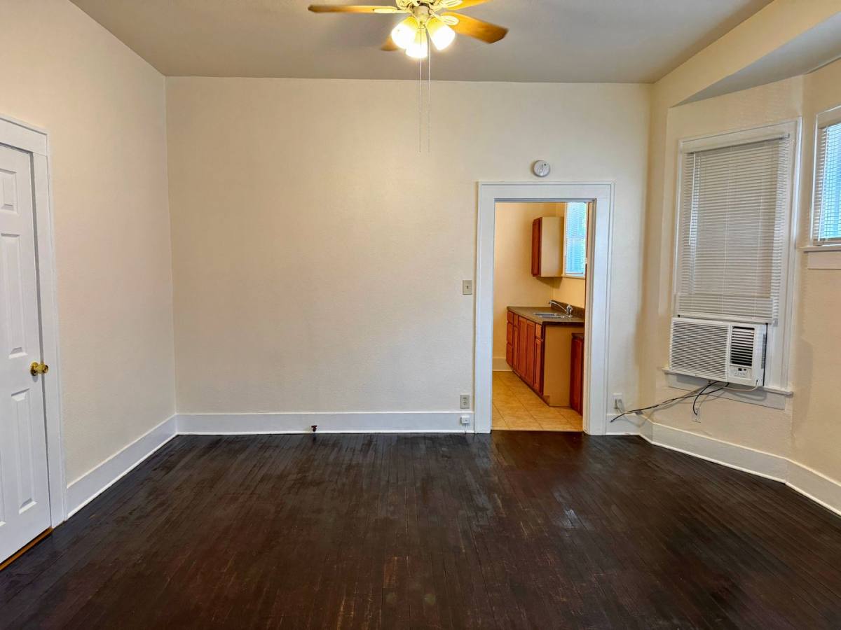 Apartment for rent at 2007 10th St, Wichita Falls, TX 76301