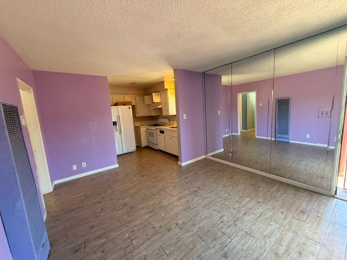 Apartment for rent at 4730 W 118th St, Hawthorne, CA 90250