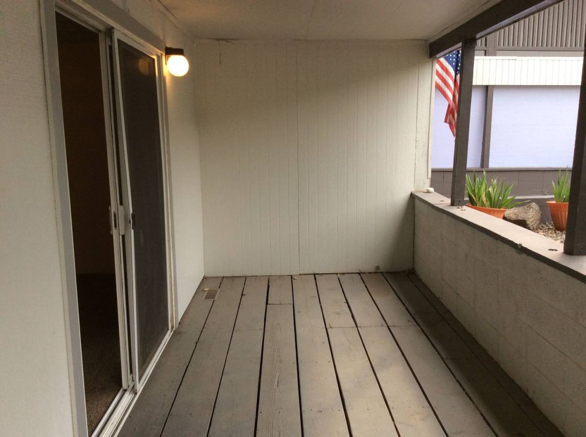 Apartment for rent at 611 12th St, La Grande, OR 97850