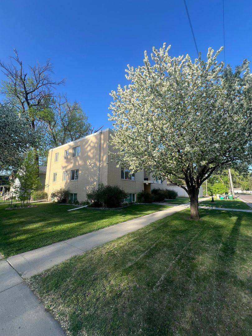 Apartment for rent at 1025 7th Ave S, Fargo, ND 58102
