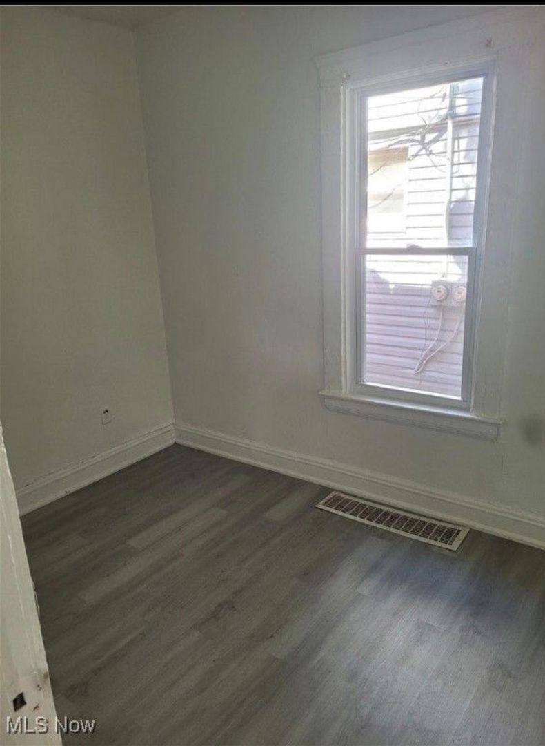 Apartment for rent at 709 E 126th St, Cleveland, OH 44108