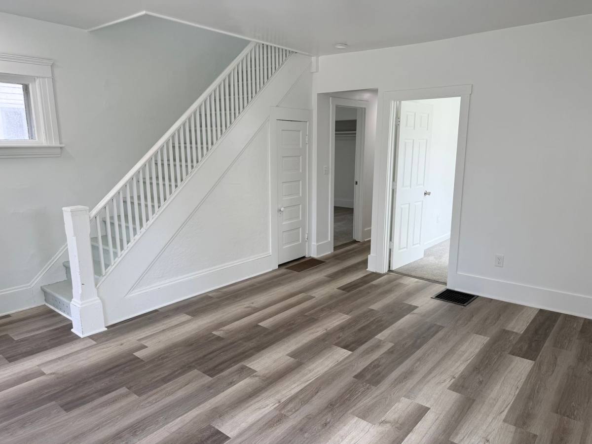 Apartment for rent at 1701 E Ganson St, Jackson, MI 49202