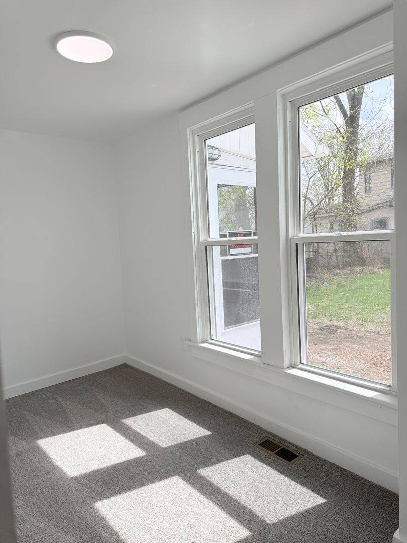 Apartment for rent at 1701 E Ganson St, Jackson, MI 49202