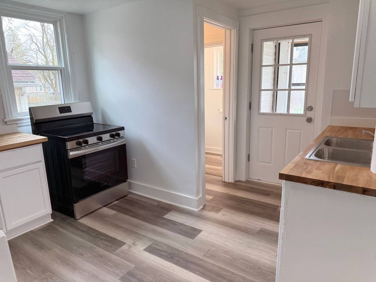 Apartment for rent at 1701 E Ganson St, Jackson, MI 49202