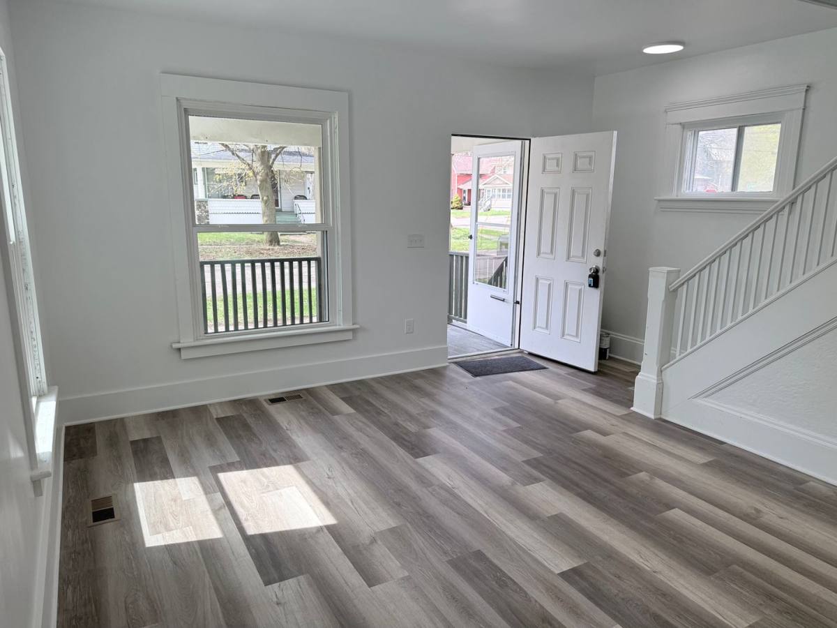 Apartment for rent at 1701 E Ganson St, Jackson, MI 49202