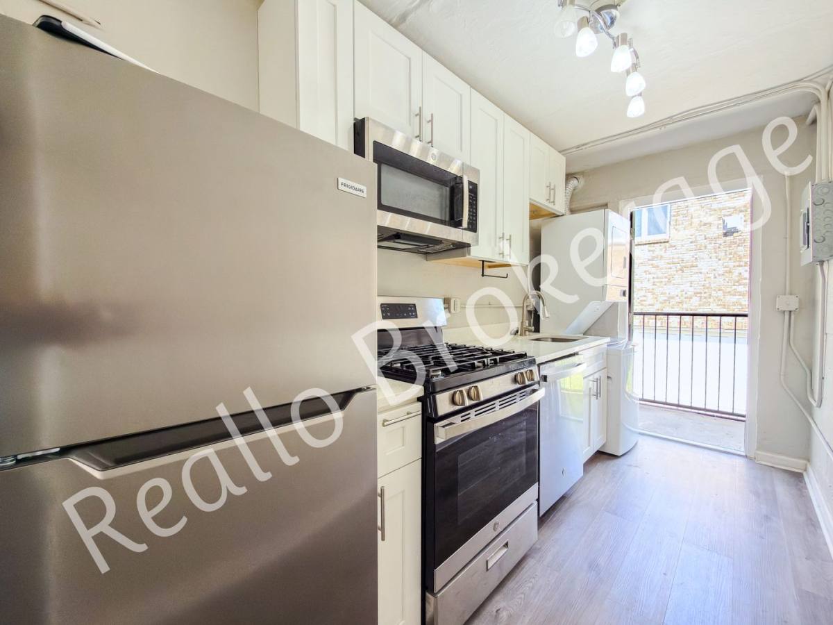 Apartment for rent at 549-553 Highland Ave NE, Atlanta, GA 30312