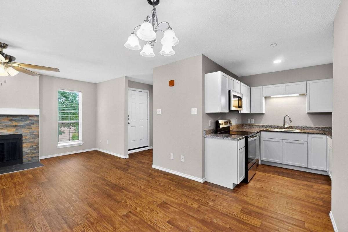 House for rent at 5806 Marvin Loving Dr, Garland, TX 75043