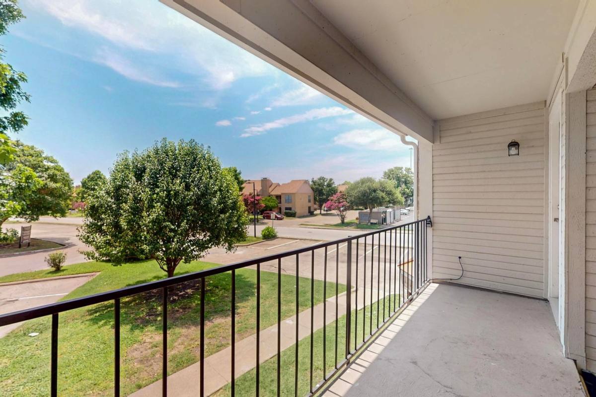 House for rent at 5806 Marvin Loving Dr, Garland, TX 75043