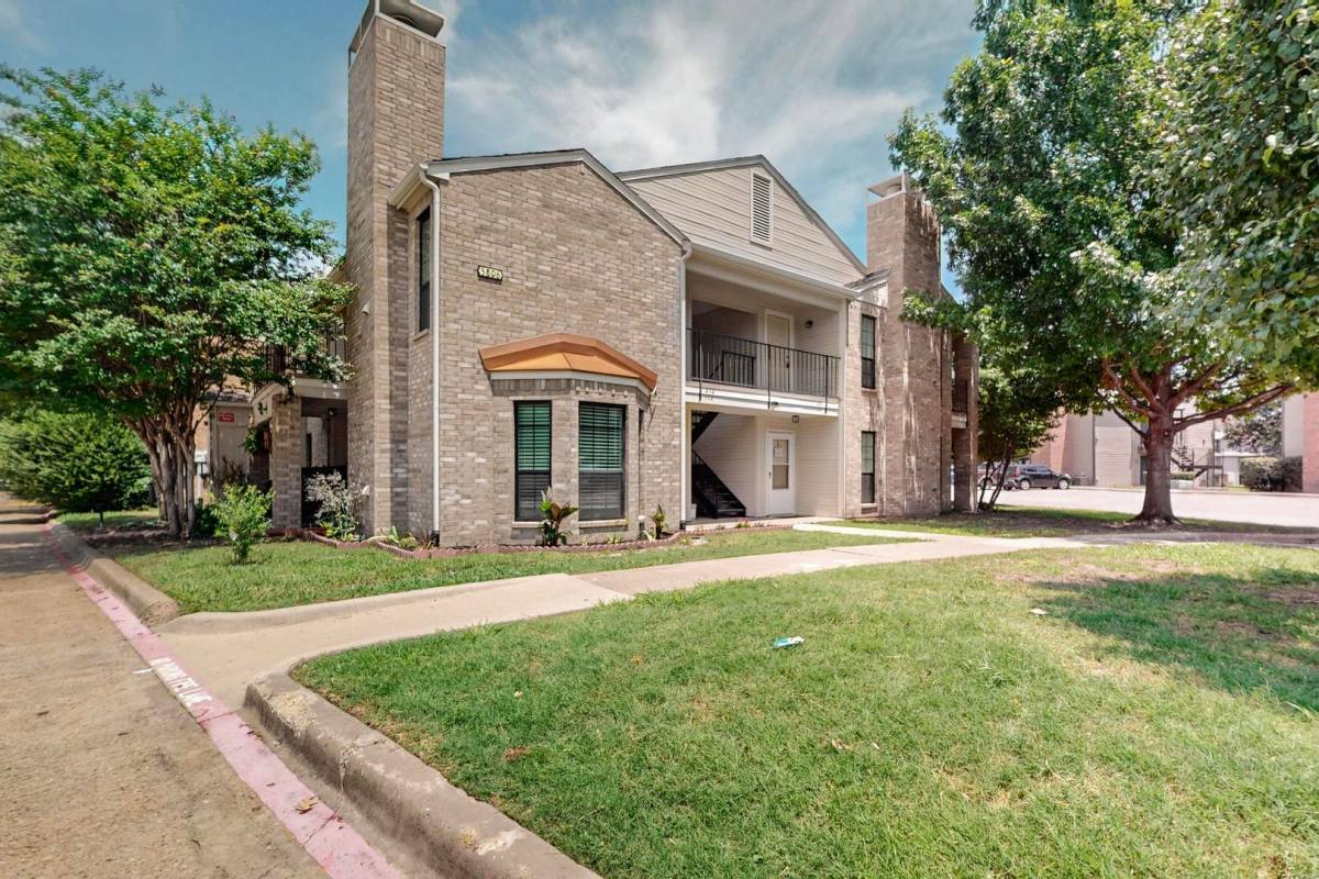 House for rent at 5806 Marvin Loving Dr, Garland, TX 75043