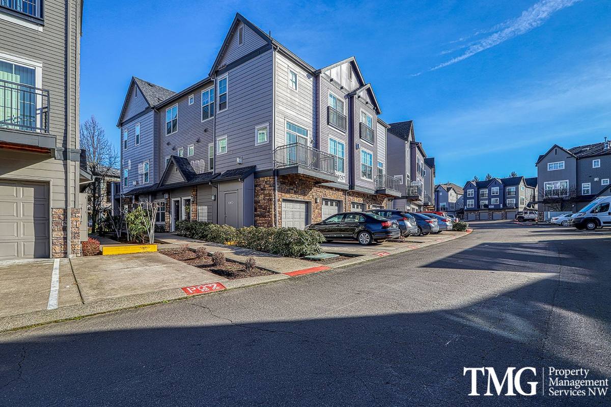 Condo for rent at 10757 NE Red Wing Way, Beaverton, OR 97006