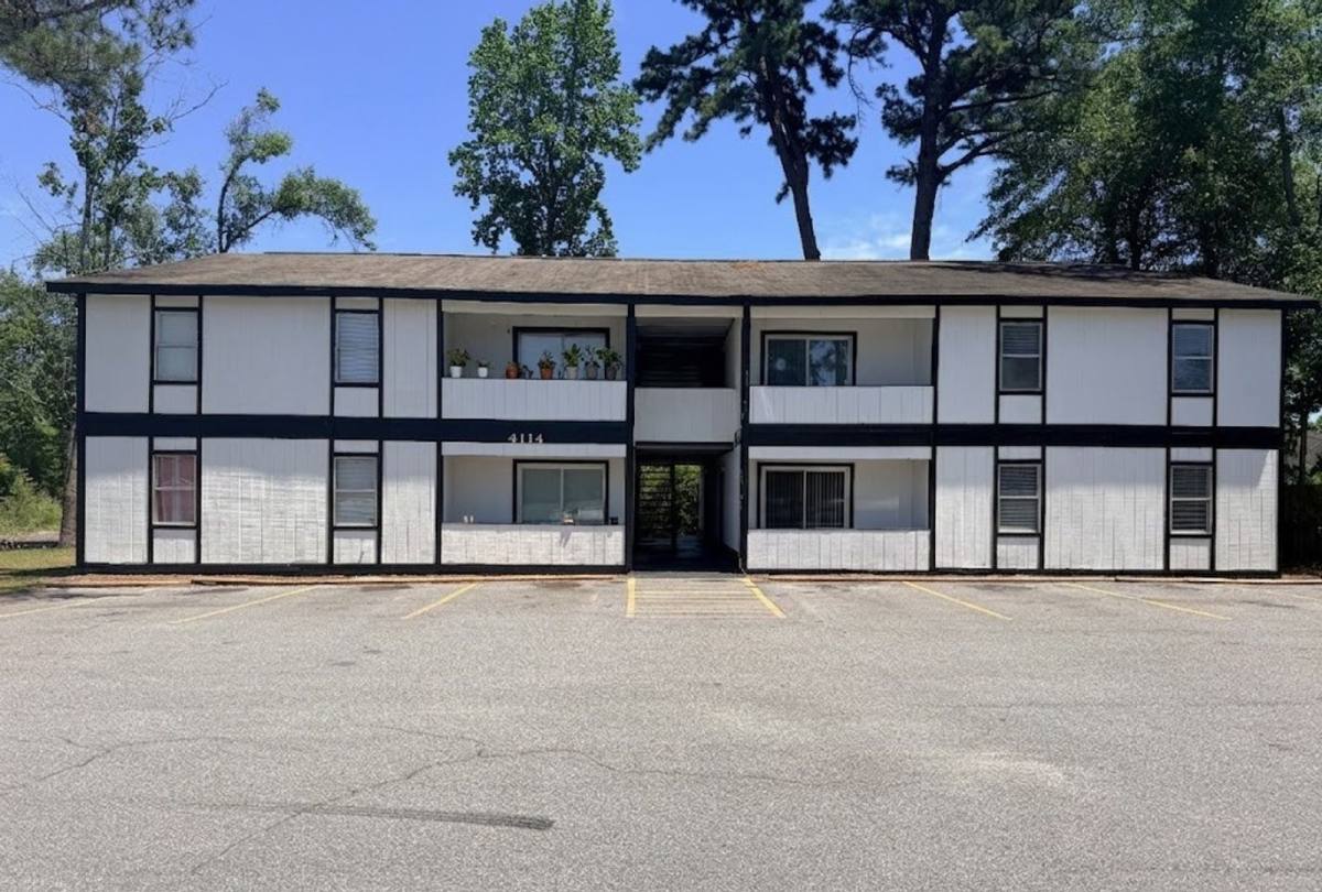 Apartment for rent at 4114 Oak Dr, Valdosta, GA 31605