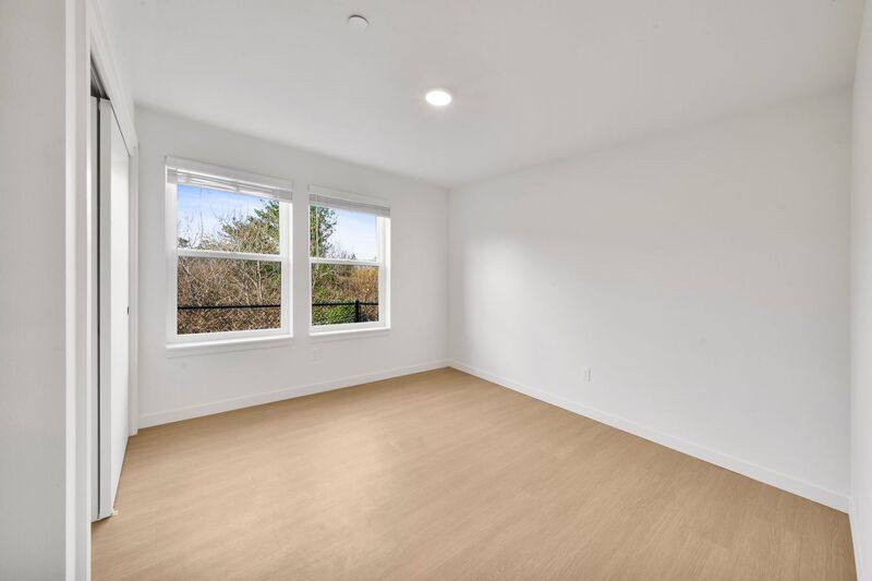 Apartment for rent at 916 S Holladay Dr, Seaside, OR 97138