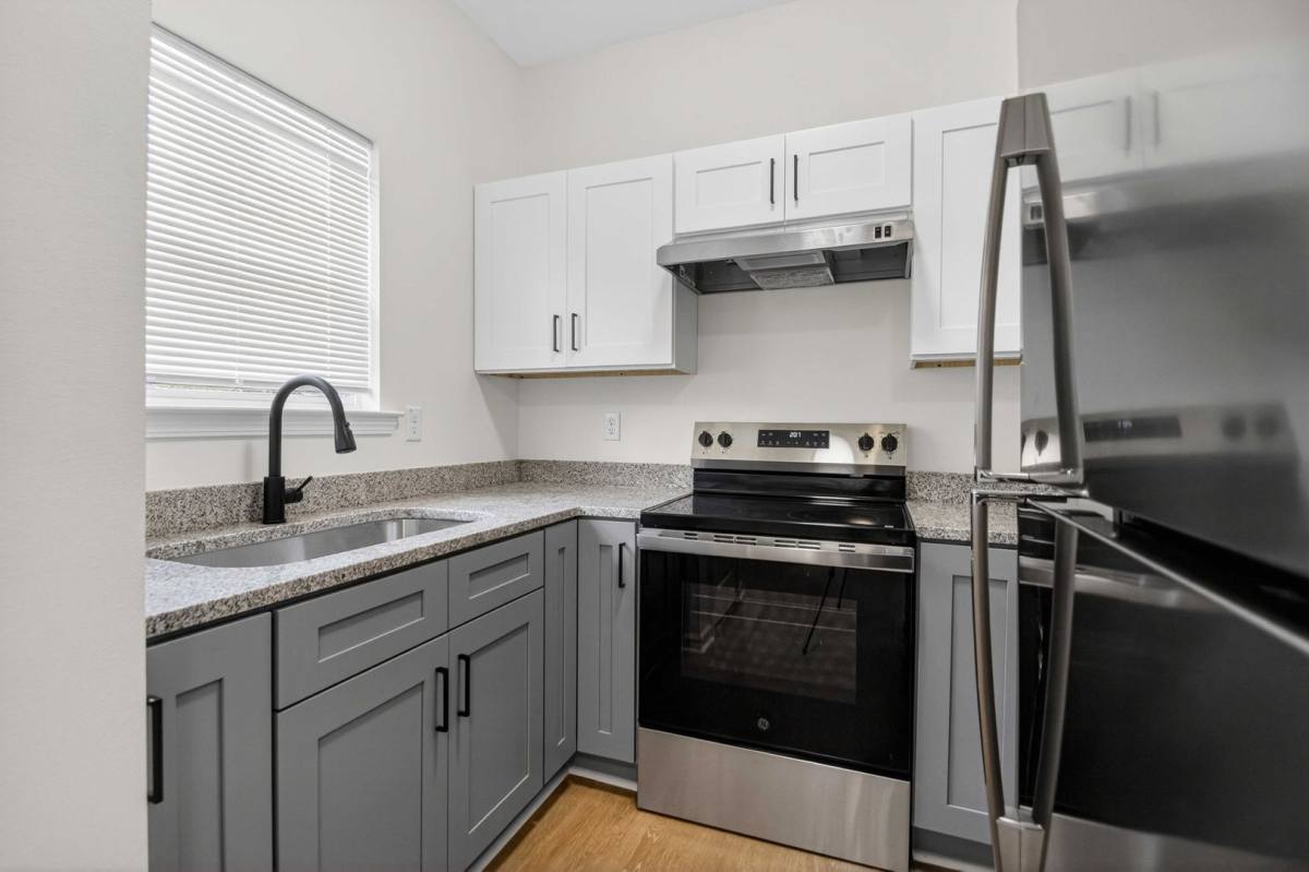 Apartment for rent at 2015-2017 Court, Little Rock, AR 72204
