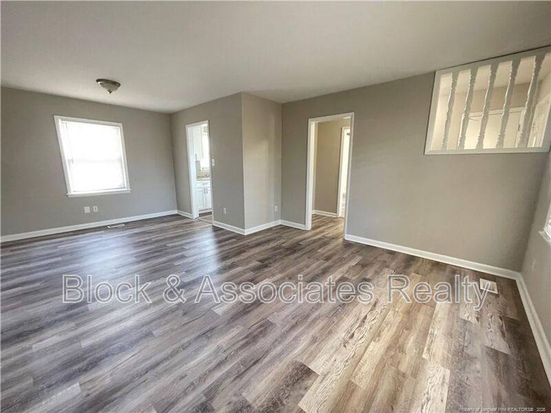 House for rent at 1927 Shiloh Dr, Fayetteville, NC 28304
