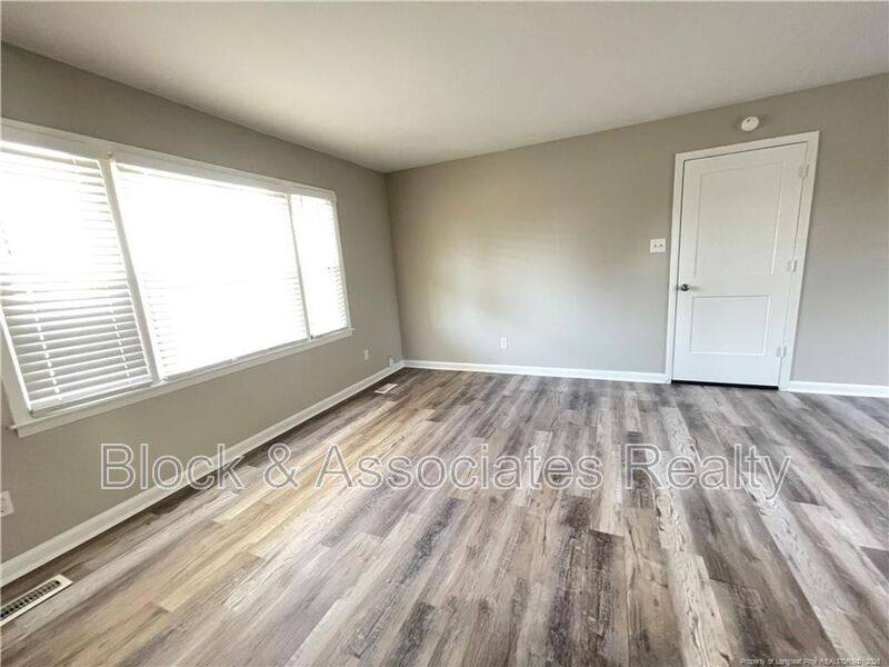 House for rent at 1927 Shiloh Dr, Fayetteville, NC 28304