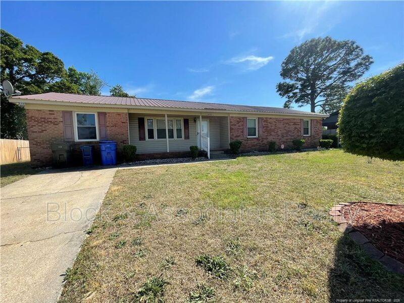 House for rent at 1927 Shiloh Dr, Fayetteville, NC 28304