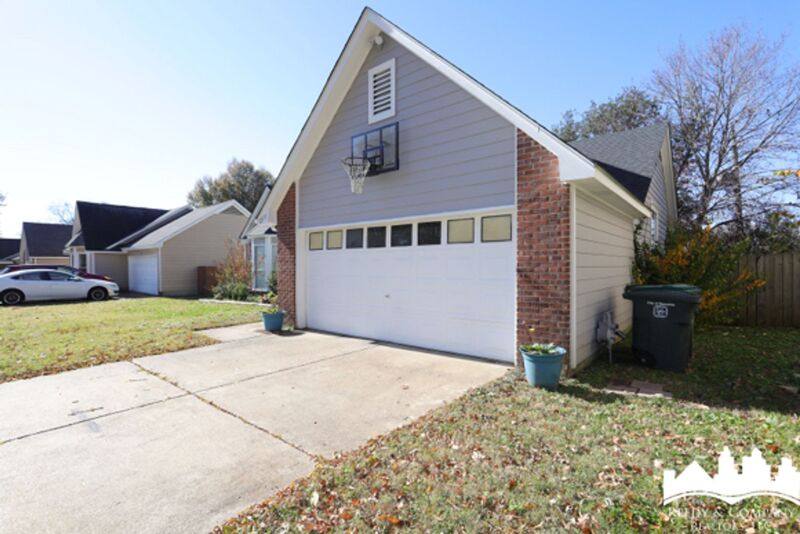 House for rent at 2573 Laurelcrest Dr, Memphis, TN 38133