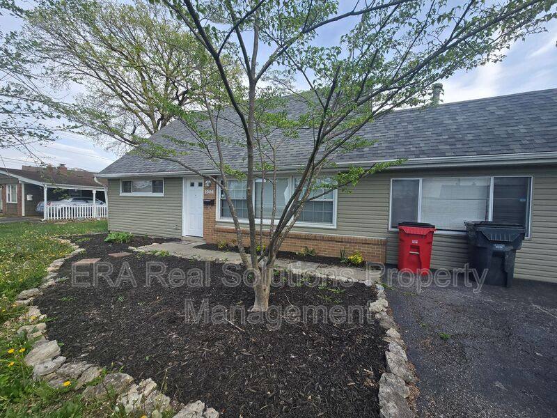 House for rent at 2906 Woodgrove Dr, Grove City, OH 43123