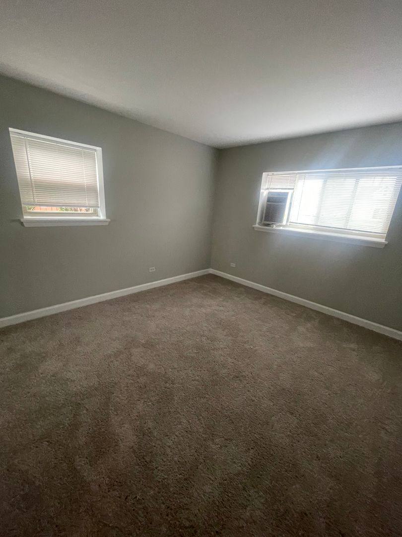Apartment for rent at 300 N Brockway Court, Palatine, IL 60067
