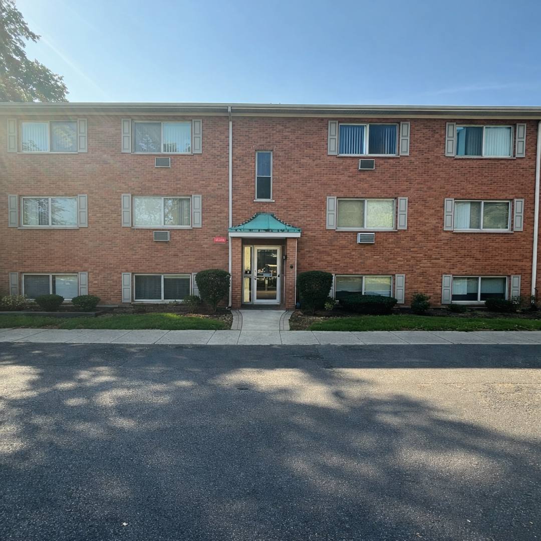 Apartment for rent at 300 N Brockway Court, Palatine, IL 60067
