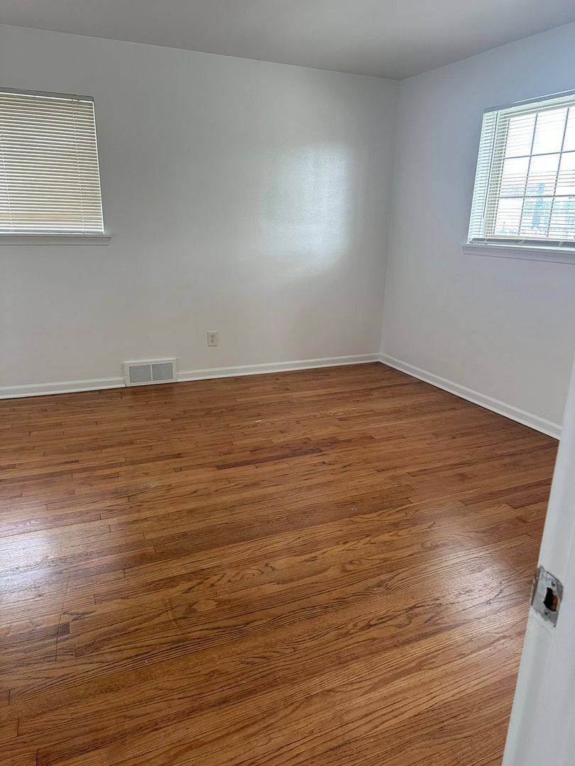 Apartment for rent at 2101 E Maple Rd, Birmingham, MI 48009