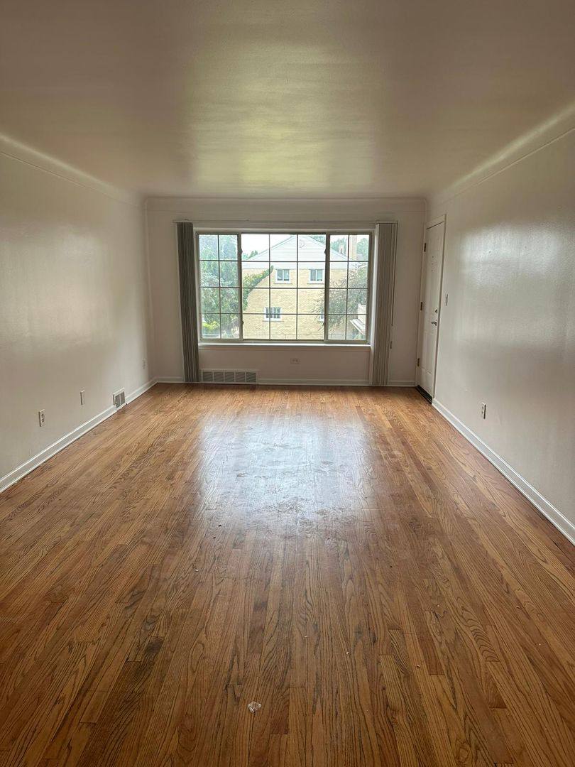 Apartment for rent at 2101 E Maple Rd, Birmingham, MI 48009