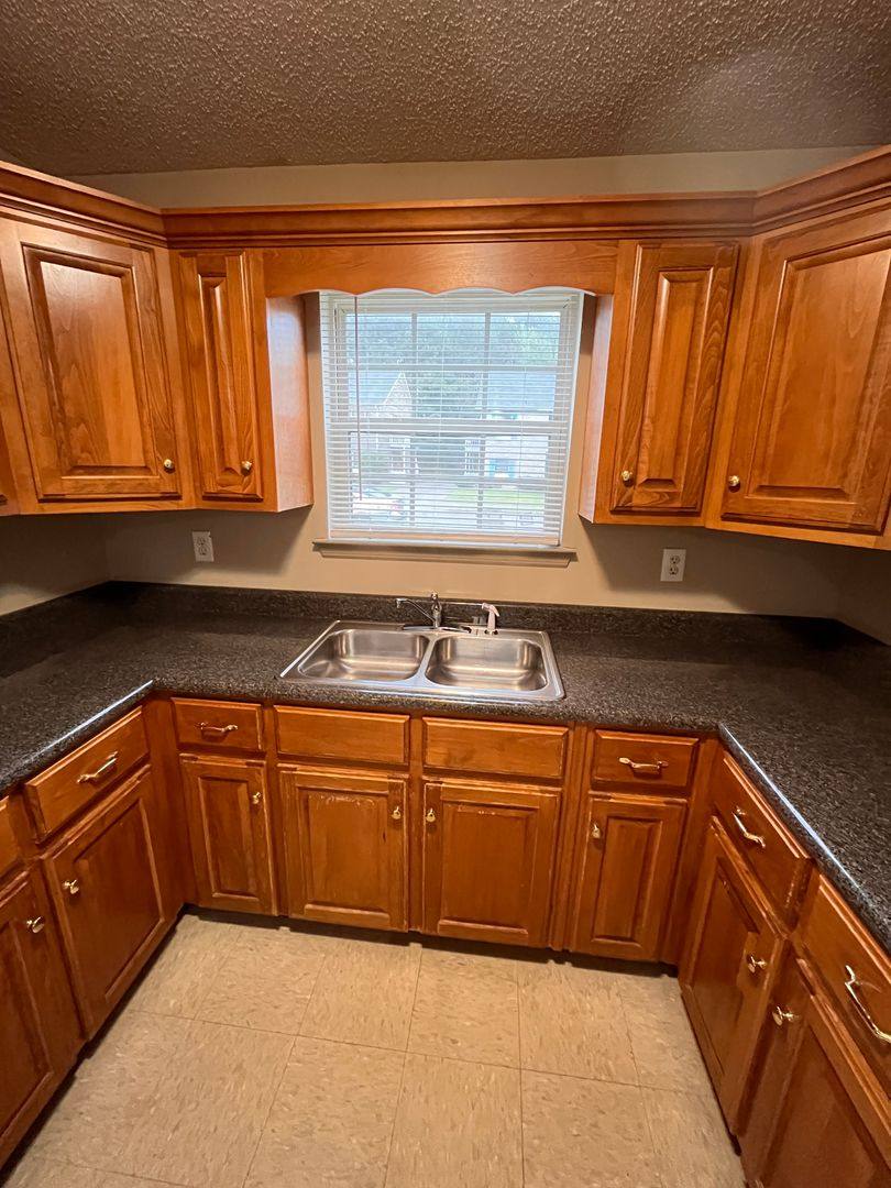 Apartment for rent at 5005 Chancellor Square, Huntsville, AL 35810