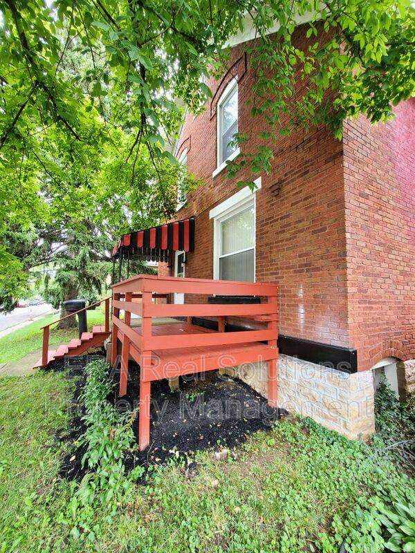 House for rent at 80 S Warren Ave, Columbus, OH 43204