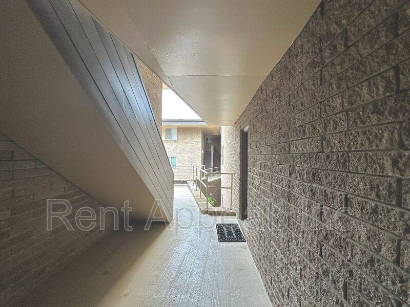 Condo for rent at 346 Carpenter Dr, Atlanta, GA 30328