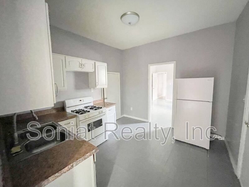 Apartment for rent at 1726 Mandeville St, New Orleans, LA 70117