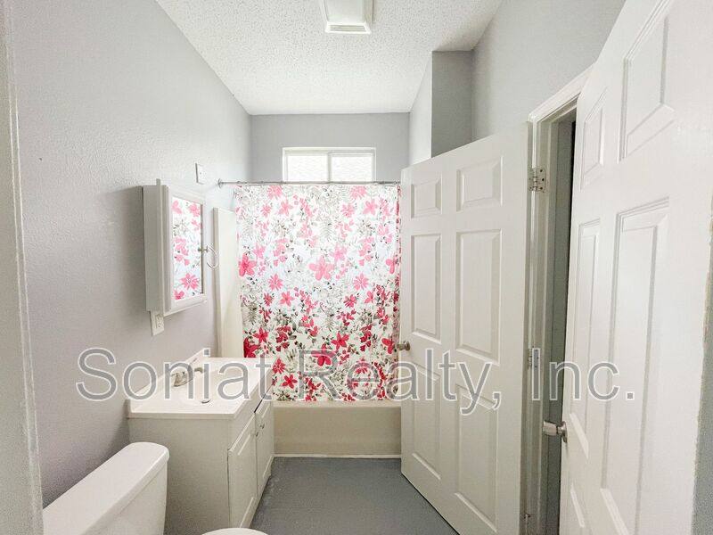 Apartment for rent at 1726 Mandeville St, New Orleans, LA 70117
