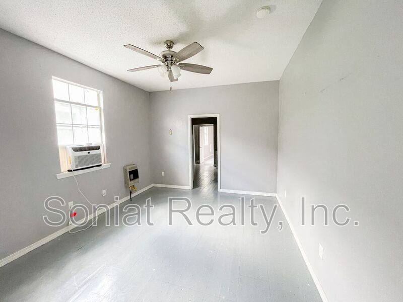 Apartment for rent at 1726 Mandeville St, New Orleans, LA 70117