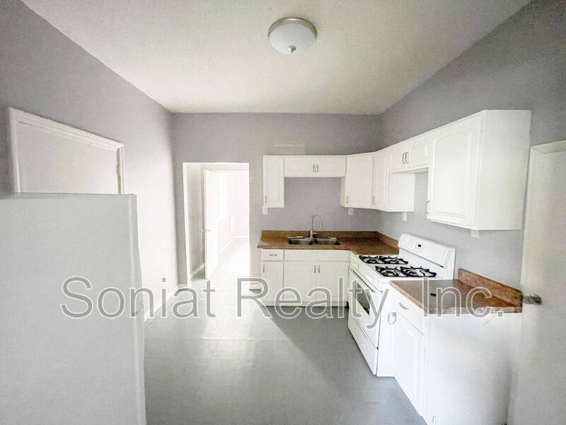Apartment for rent at 1726 Mandeville St, New Orleans, LA 70117