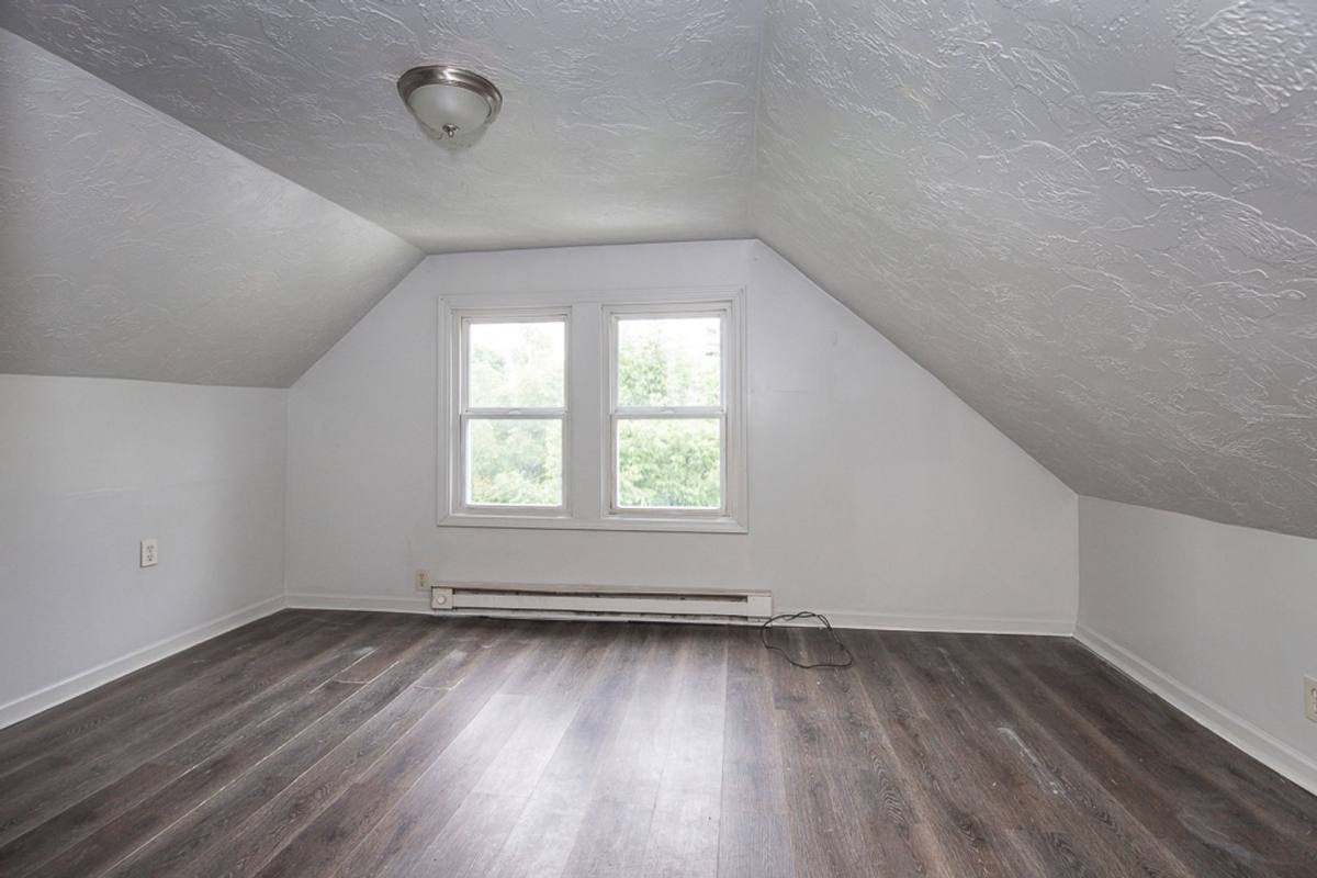 Apartment for rent at 3333 Desota Ave, Cleveland, OH 44118