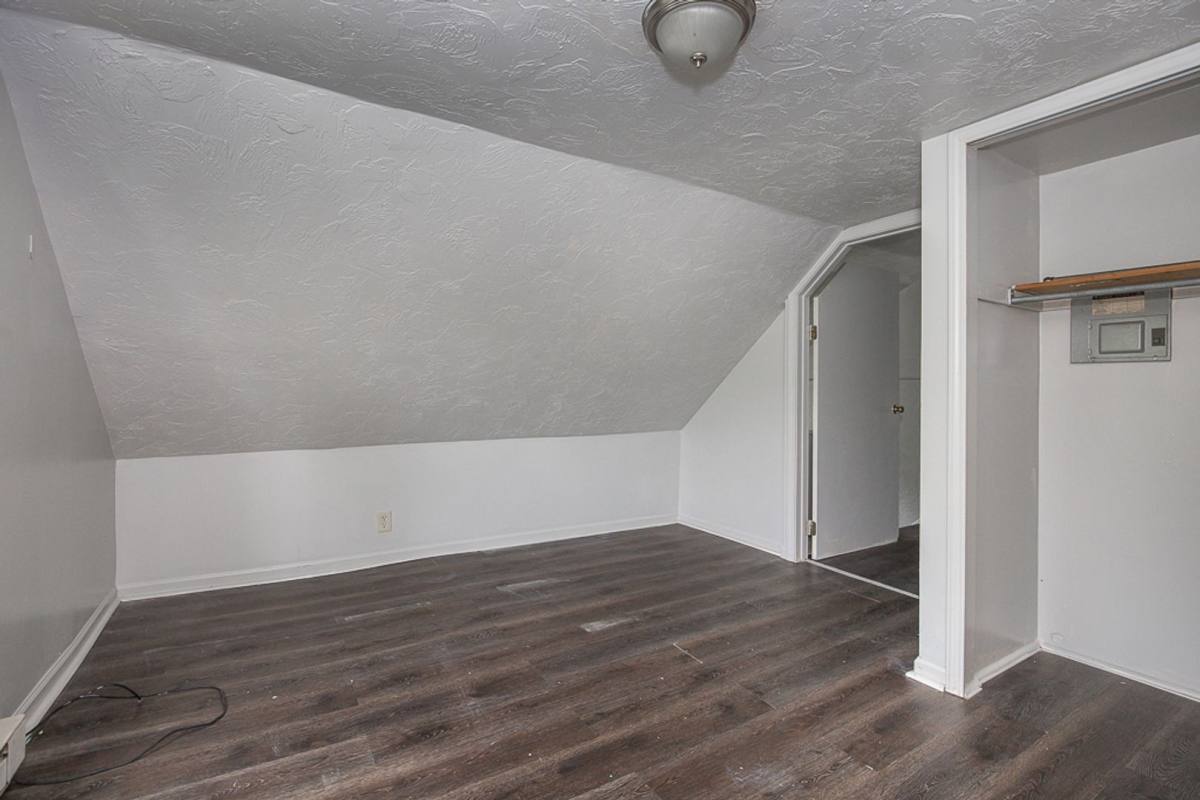 Apartment for rent at 3333 Desota Ave, Cleveland, OH 44118