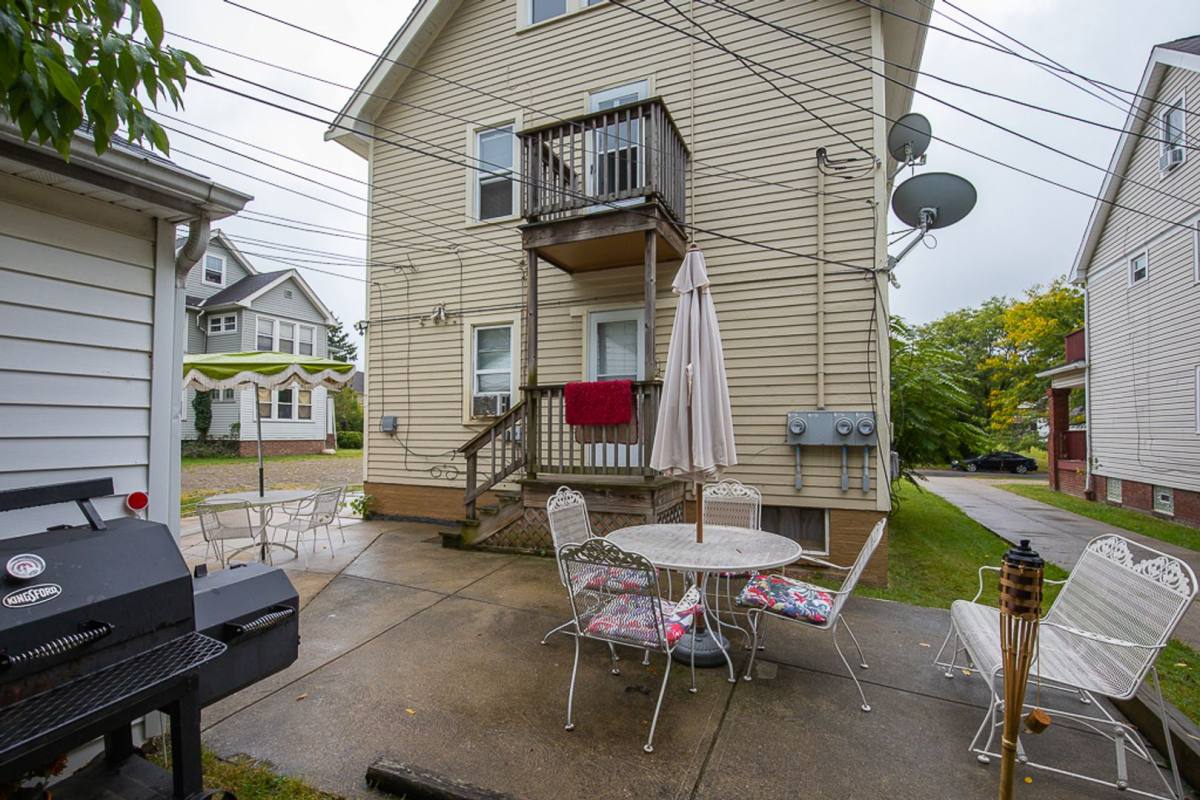 Apartment for rent at 3333 Desota Ave, Cleveland, OH 44118