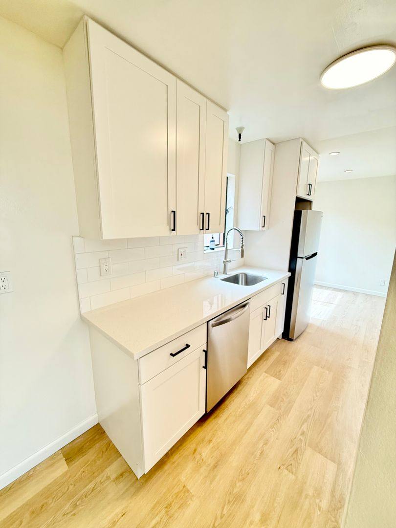 Apartment for rent at 2521 - 2525 Judah St, San Francisco, CA 94122
