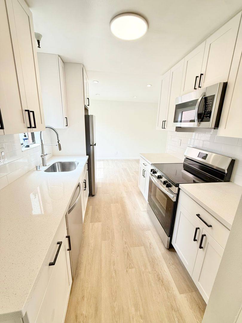 Apartment for rent at 2521 - 2525 Judah St, San Francisco, CA 94122