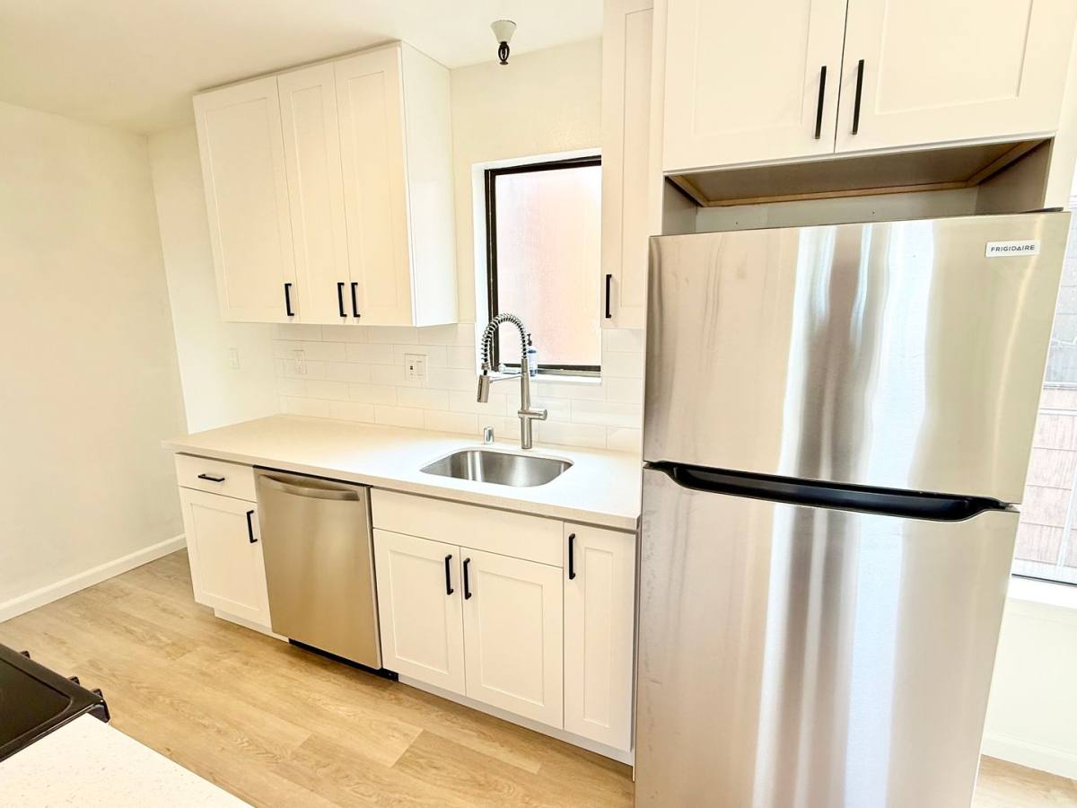 Apartment for rent at 2521 - 2525 Judah St, San Francisco, CA 94122