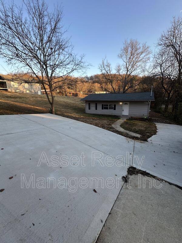 House for rent at 408 Hassler Mill Rd, Harriman, TN 37748