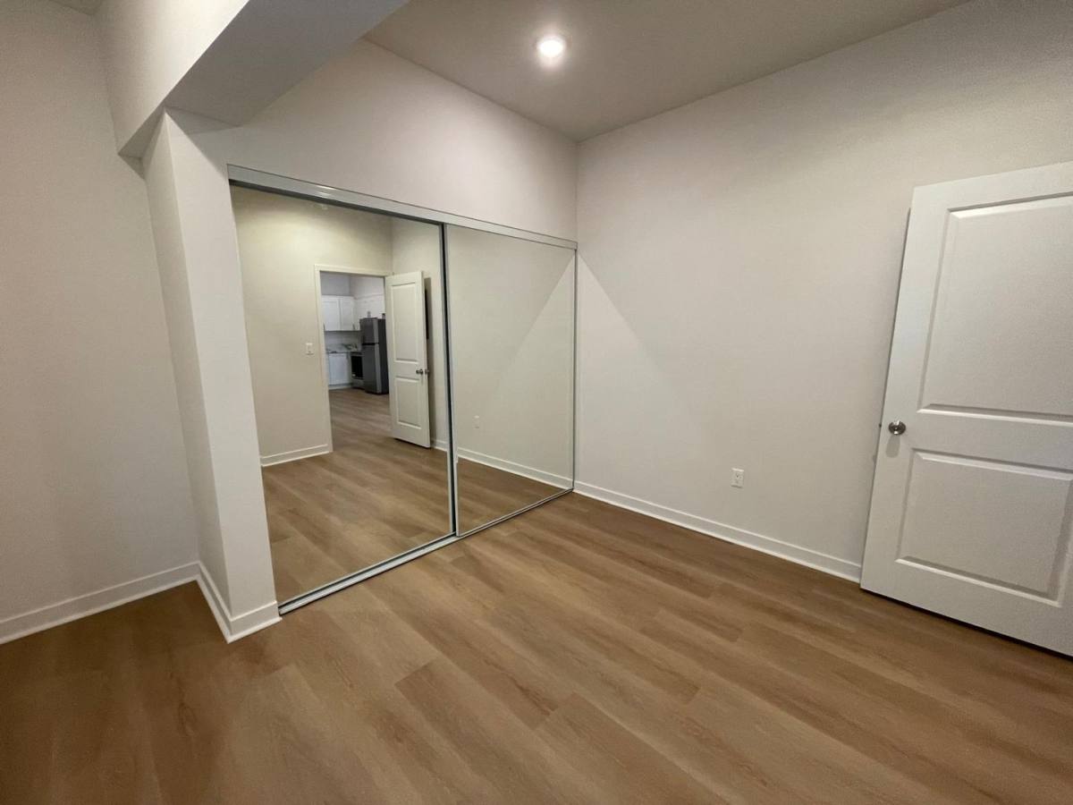 Apartment for rent at 4546 W 17th St, Los Angeles, CA 90019