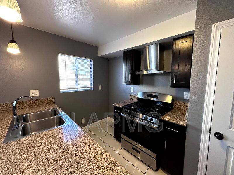 House for rent at 432 N Kingsley Dr #4, Los Angeles, CA 90004