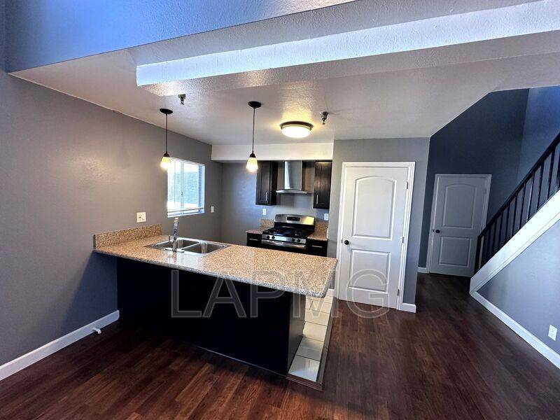 House for rent at 432 N Kingsley Dr #4, Los Angeles, CA 90004