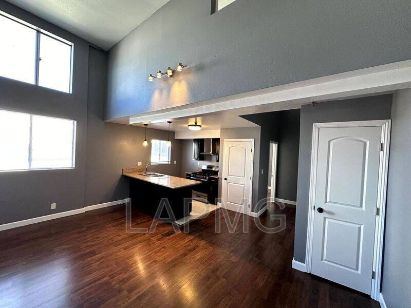 House for rent at 432 N Kingsley Dr #4, Los Angeles, CA 90004
