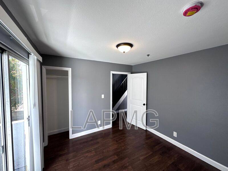 House for rent at 432 N Kingsley Dr #4, Los Angeles, CA 90004