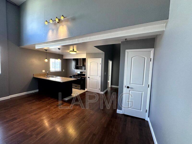 House for rent at 432 N Kingsley Dr #4, Los Angeles, CA 90004